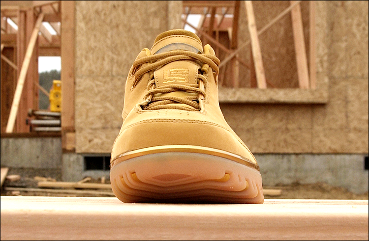 figure 7. From this head-on view, you can see the clever engineering of the Air Zoom Generation’s outsole. The subtle outward flare, or outrigger, along its lateral (pinky-toe side) edge helps to enhance stability, while the sweeping curve, or radius, along its medial edge contributes to a more natural (i.e. less clunky) feel underfoot. In terms of both traction and overall feel, the terrific design of the Air Zoom Generation’s outsole elevates the entire shoe.