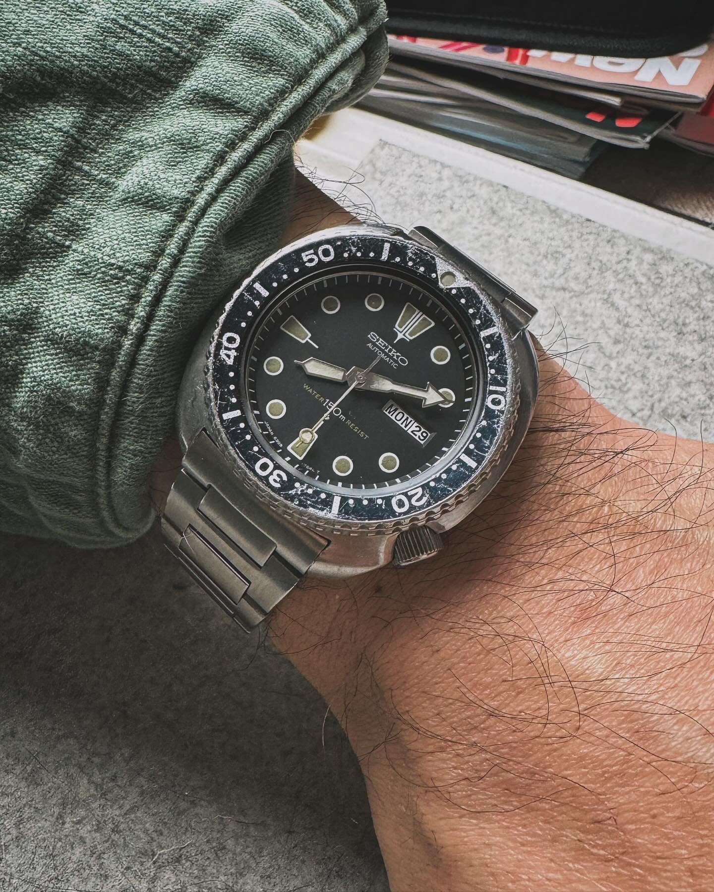 There&rsquo;s no way that a roughly 44mm diameter watch should work on my relatively small 6.6&rdquo; wrist, but such is the magic of Seiko&rsquo;s classic divers, including the much loved 6309-7040.

The example here came from Seth @HubCityVintage. 