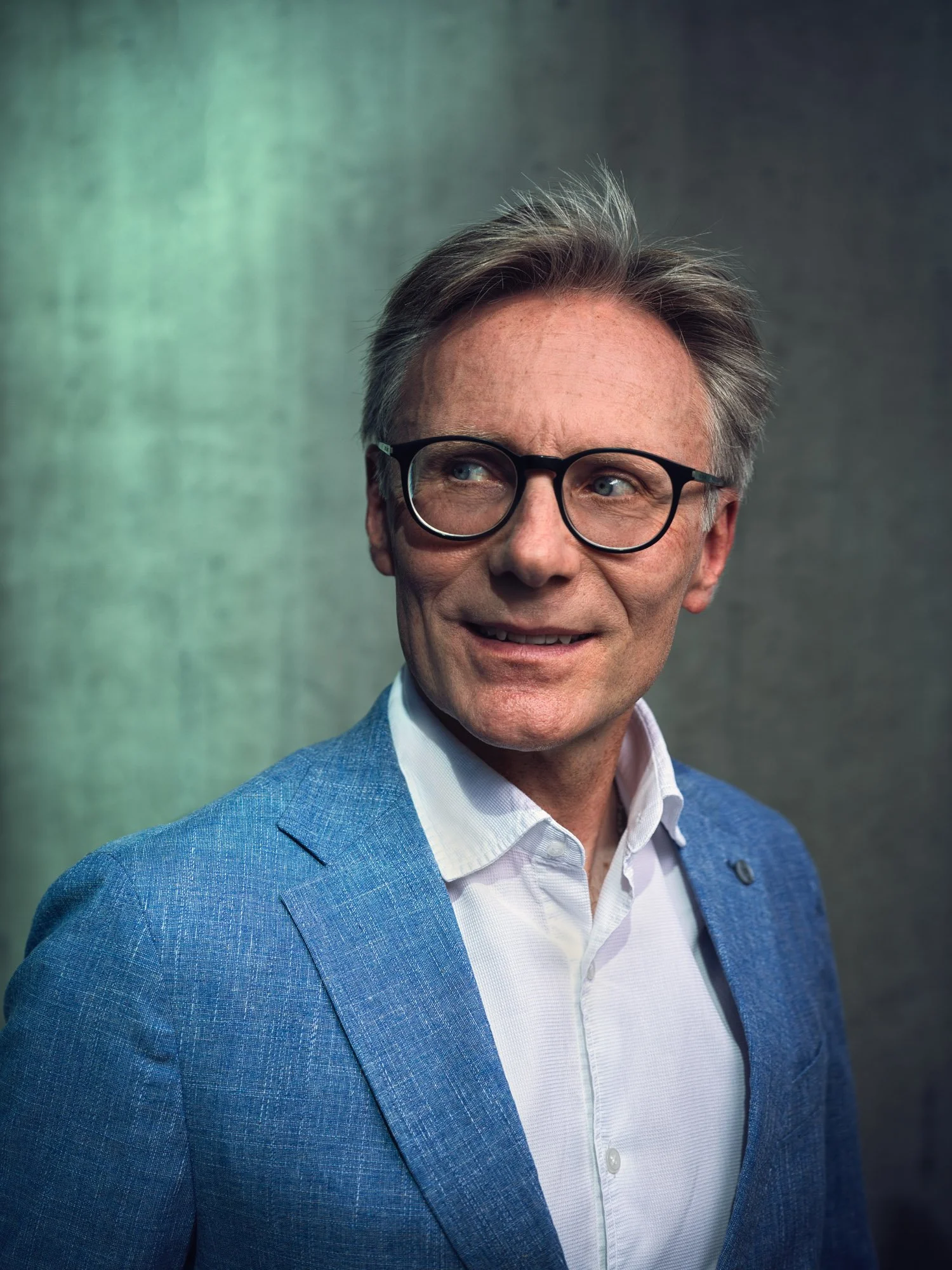 Professionelles Portrait für LinkedIn und Personal Branding in Zürich