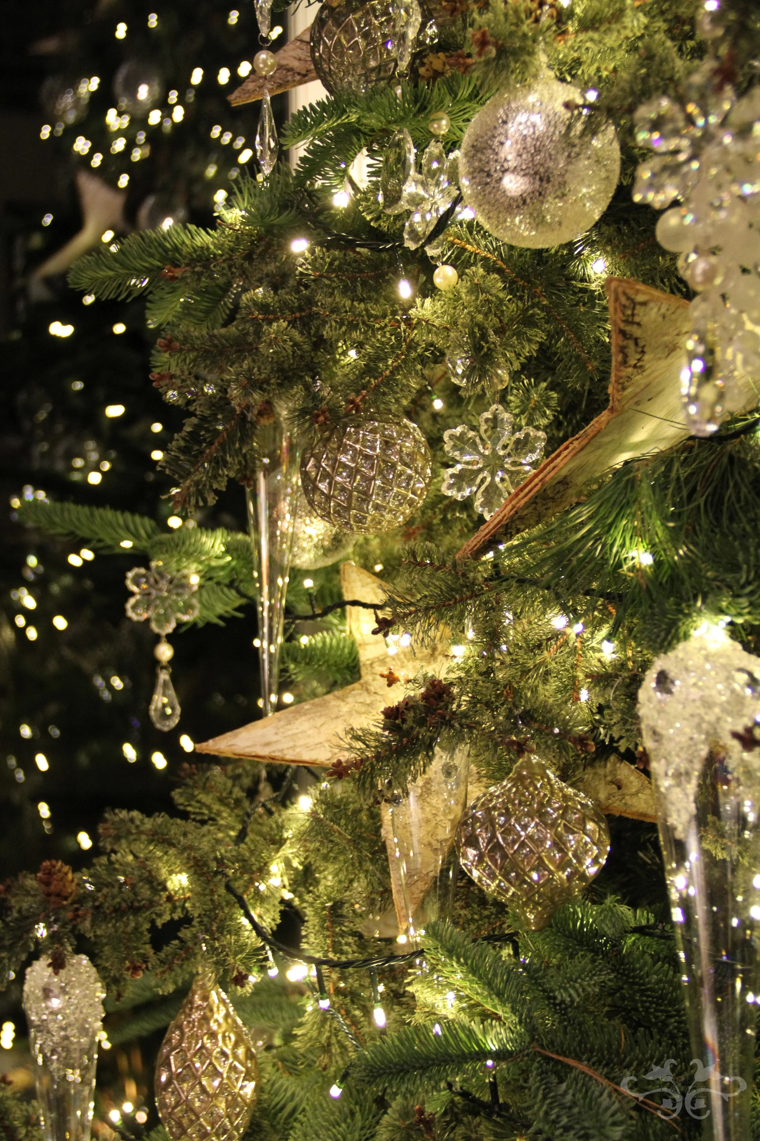 The Christmas Tree "Chrystal Cheer"