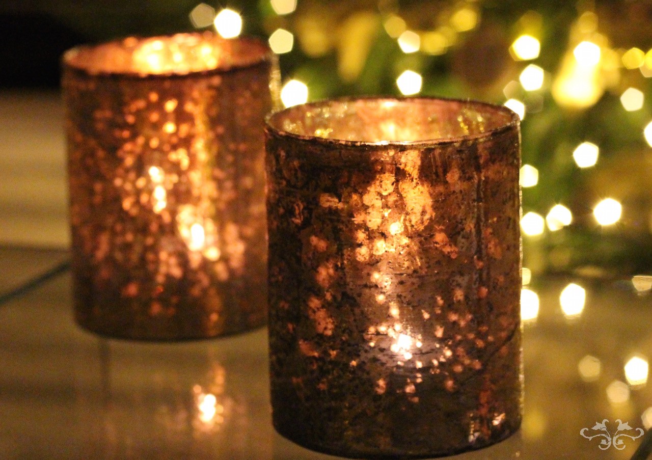 Gilt and white is a favourite for the winter Christmas wedding, but the elegance of this colour theme is stunning in any season.