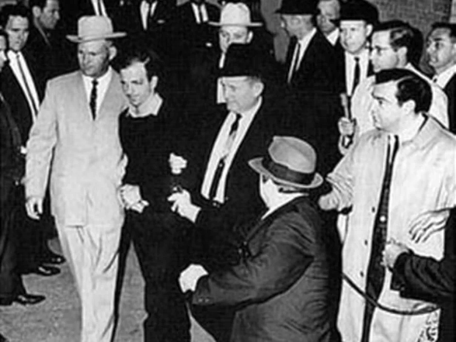 Ruby kills Oswald.jpg