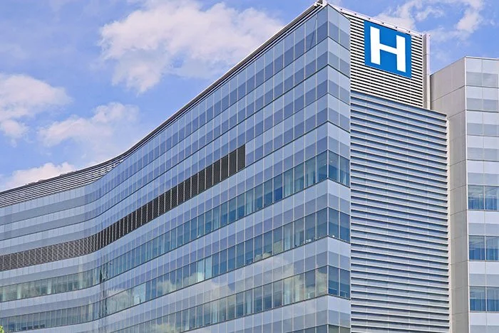 How Healthcare Facilities Benefit from Interstitial Space Building Design