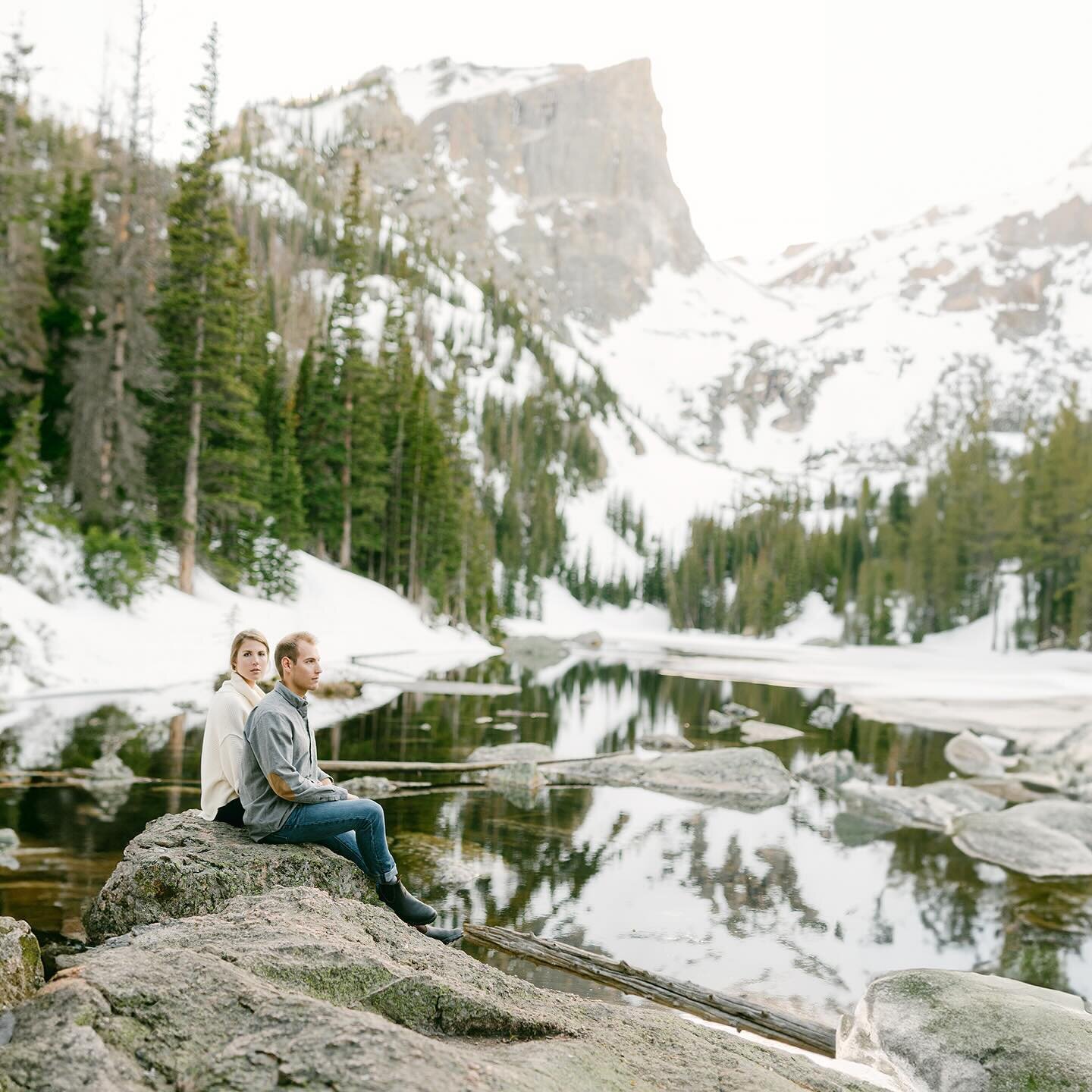 It&rsquo;s finally starting to feel like winter. // #winterengagement #coloradoweddingstyle #rmnp