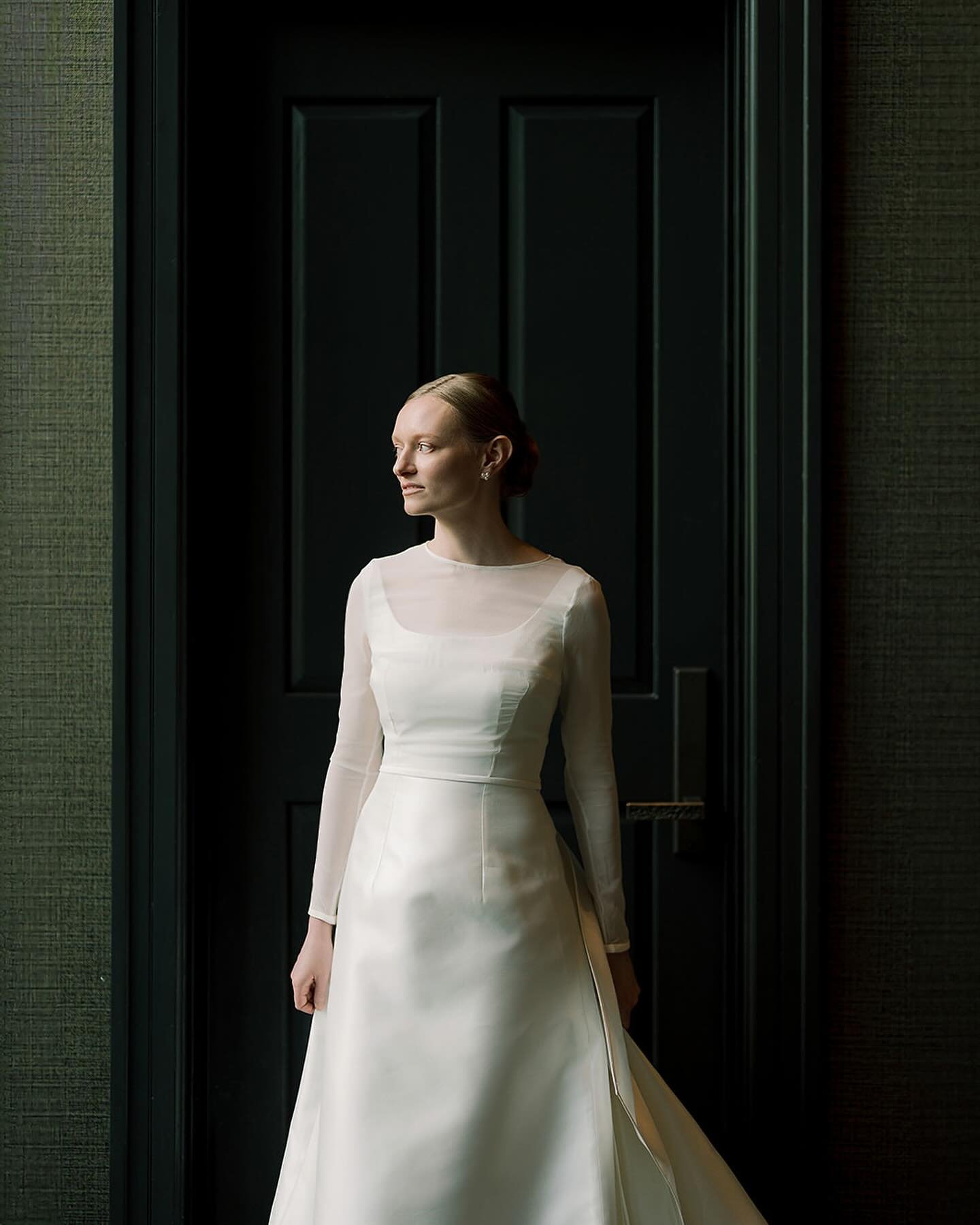 It&rsquo;s the subtle stories, rich with simplicity and nuance, that I&rsquo;m particularly drawn to.  A beautiful setting gifted to its guests.  A well designed room, thoughtfully lit.  A bride devoid of every anxiety except the anticipation of hold