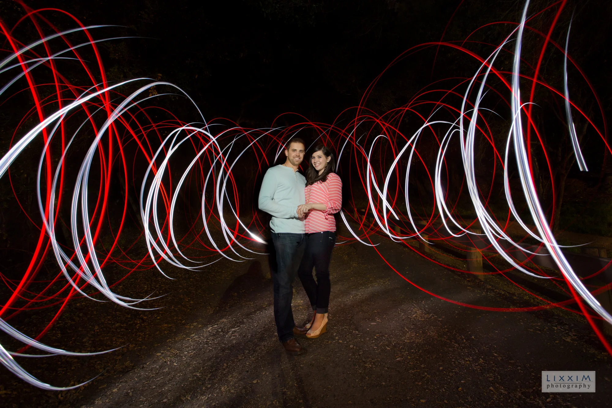 napa-california-engagement-photo-light-painting-drawing-cool-lixxim