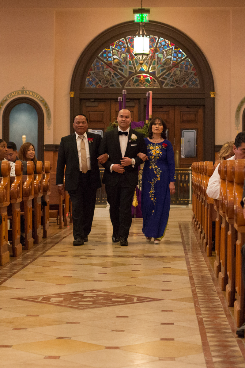 wedding-blessed-sacrament-cathedral-downtown-k-street-mall-11.jpg