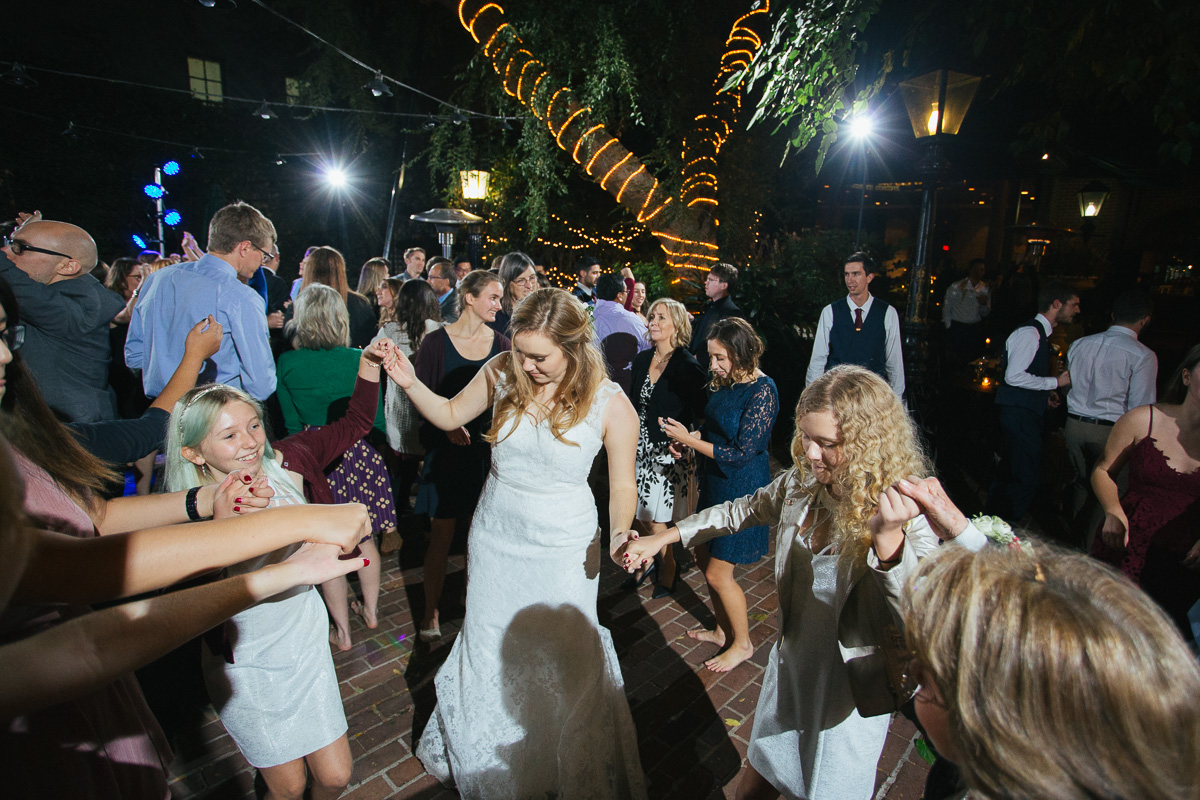 Firehouse-restaurant-old-sacramento-wedding-photographer-48.jpg