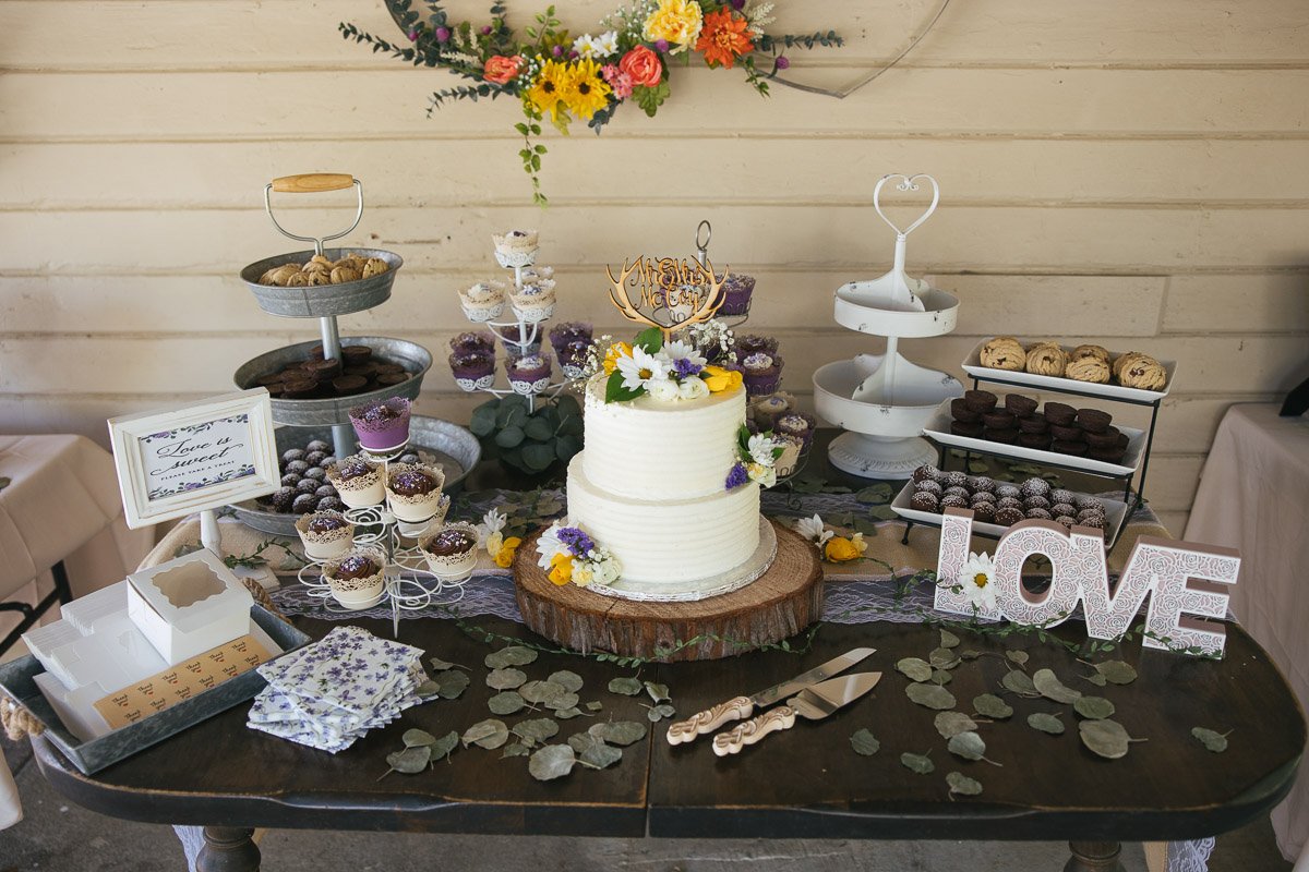 country-floral-wedding-cake-table-details-1.jpg