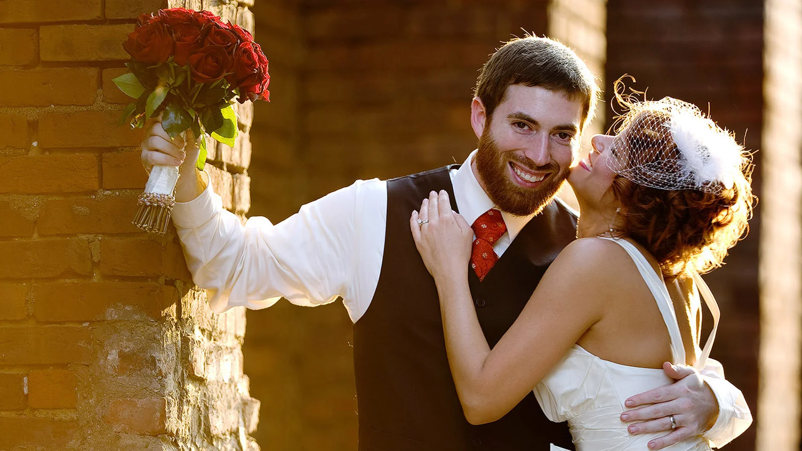 Fun wedding photo in Louisville, Kentucky, bride and groom.