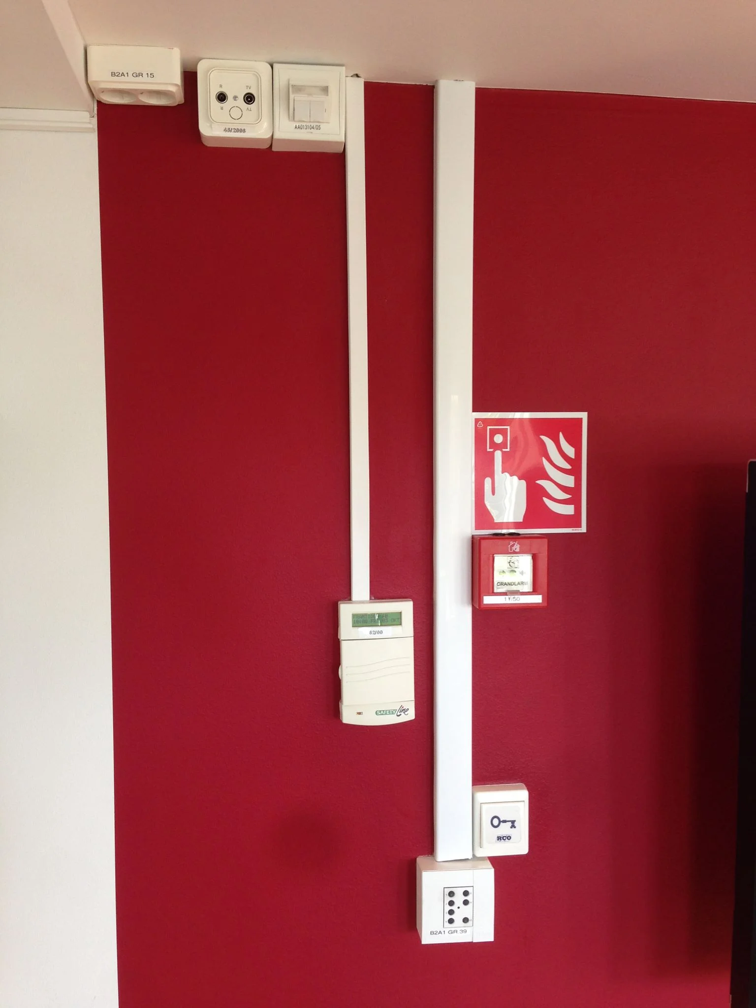 Buildings and Technology: the need to work in paralell