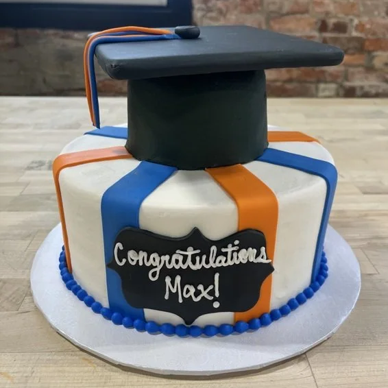 Graduation Cake with Graduation Cap Cake Topper
