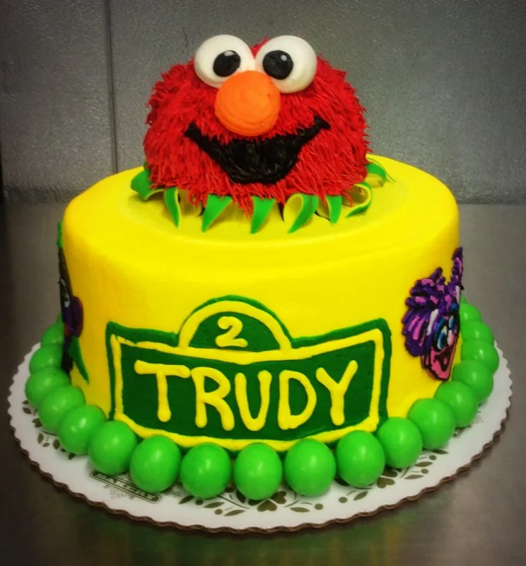 Sesame Street Round Cake with Elmo Topper