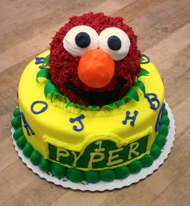 Sesame Street Round Cake with Elmo Topper