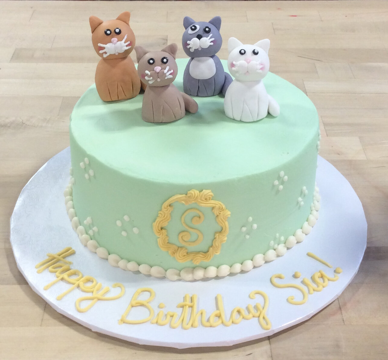 Fondant 3D Cats.jpeg