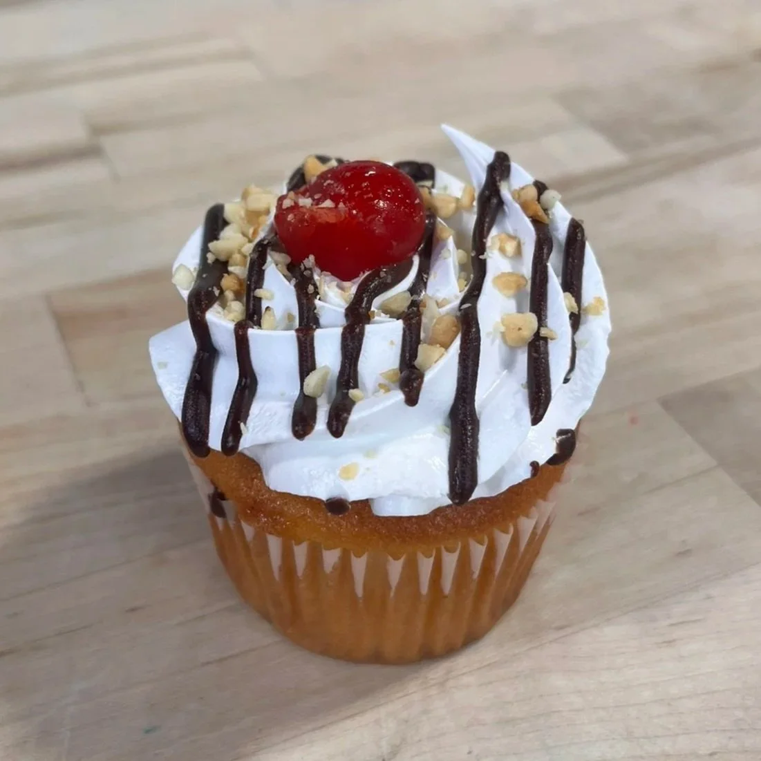 Sundae Dessert Cupcakes (Seasonal)