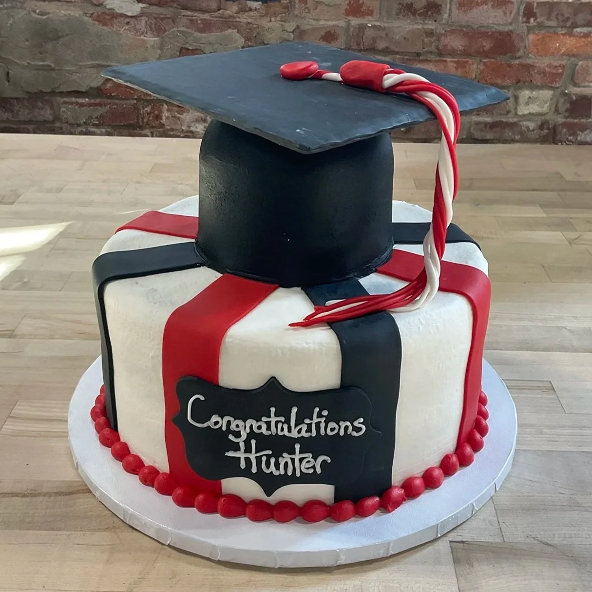 Graduation Cake with Graduation Cap Cake Topper
