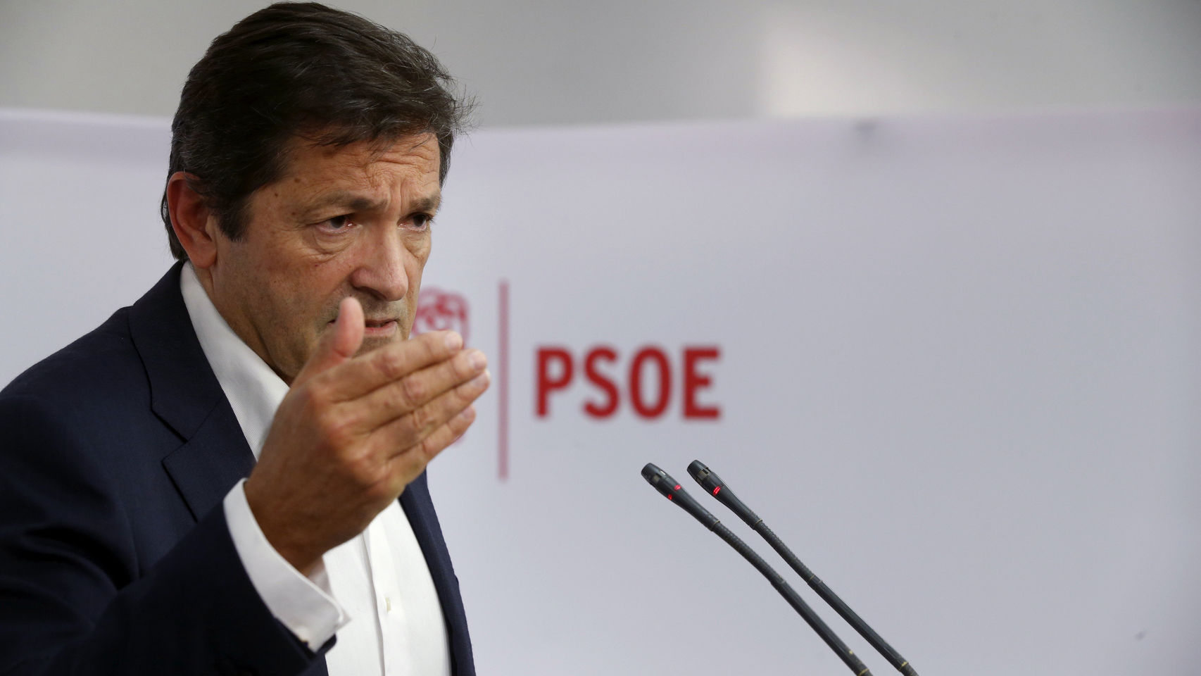 Javier Fernández, presidente de Asturias, ha sido nombrado presidente de la gestora del PSOE tras la dimisión de Pedro Sánchez.