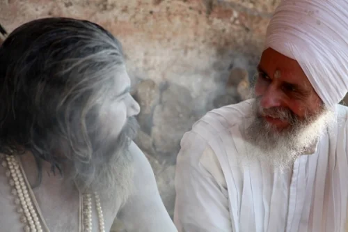  Mahan Rishi meeting with Naga Sadhu in Varanasi during Kumbha Mela