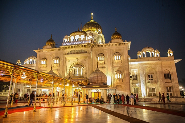  Entrance to Bangla Sahib Gurdwara in early morning