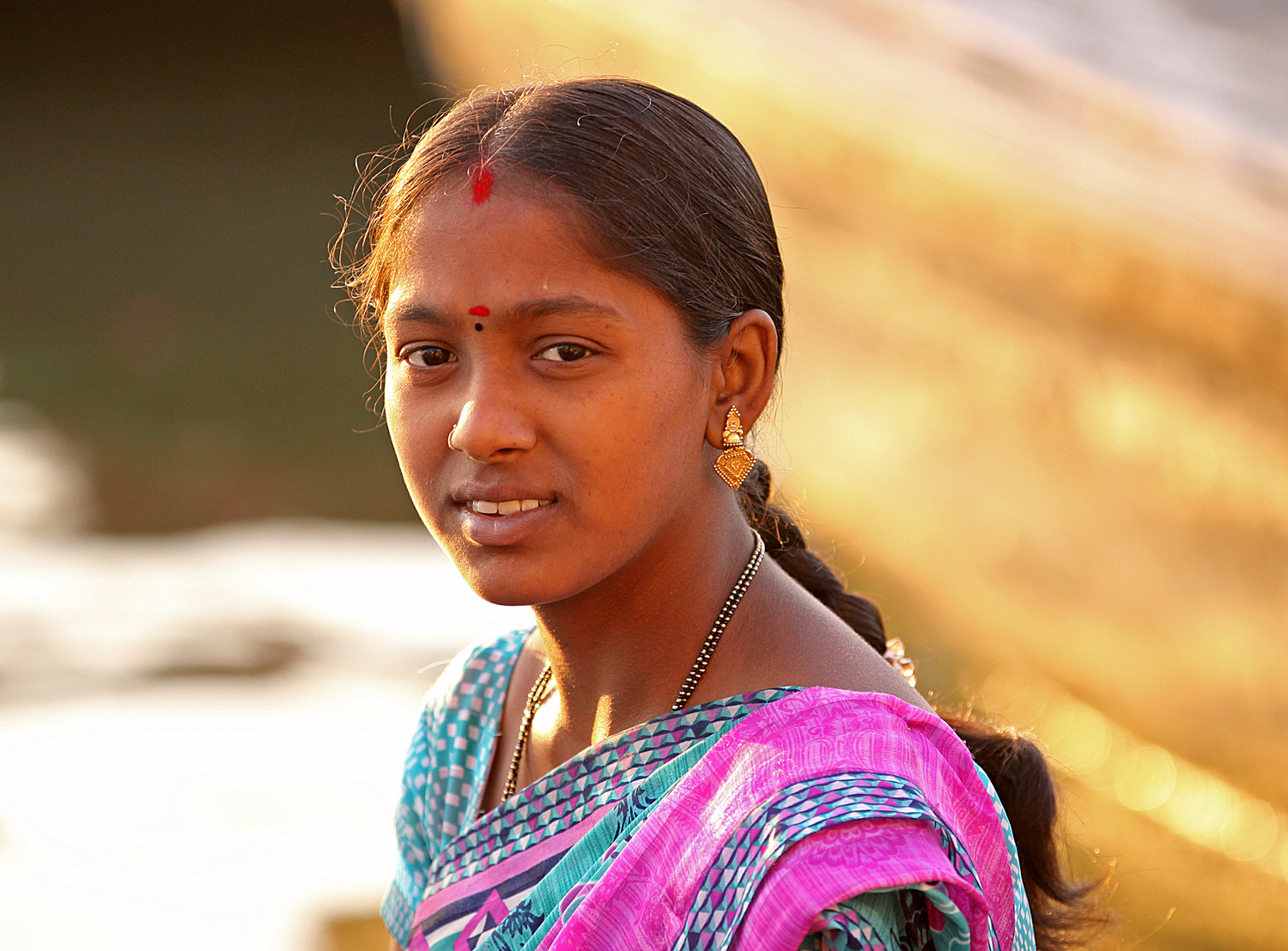 Varanasi W teenager.jpg