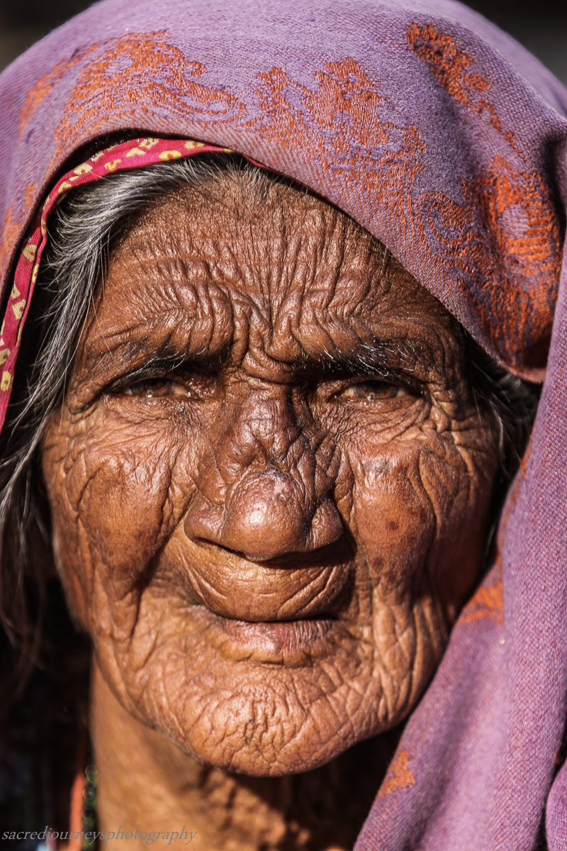Pushkar wrinkled old woman.jpg