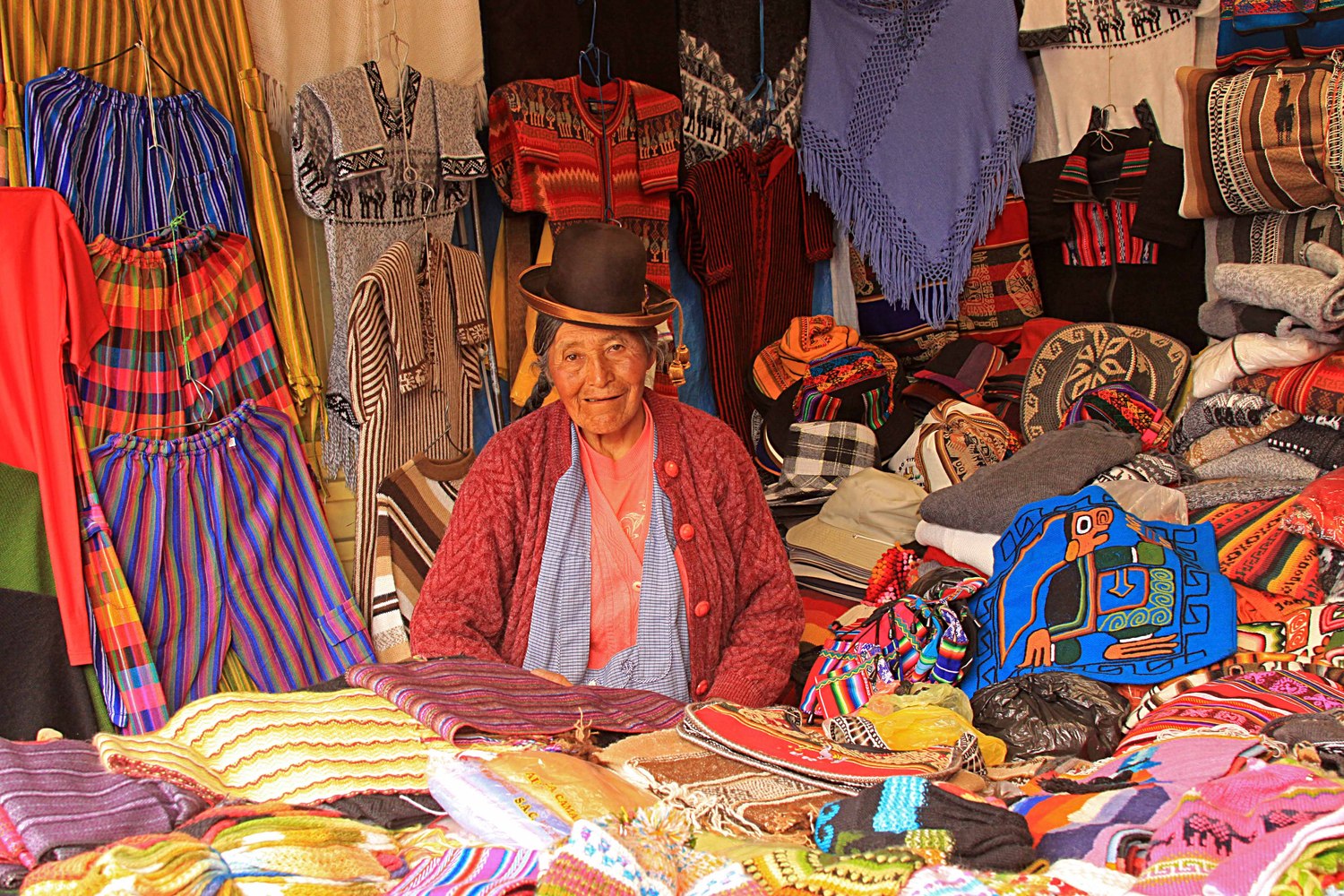 Peru W Puno - Market at Lake Titicaca.jpg