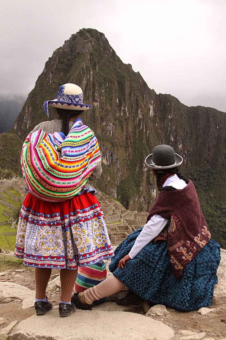 Peru W woman Macchu Picchu.jpg