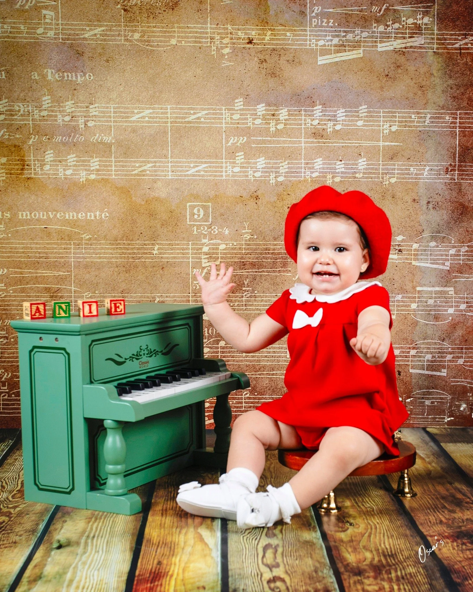 Turning ONE never looked this adorable.
📸 Celebrate your little one&rsquo;s milestones with a memorable photoshoot.
✨ DM for more information or call to book your session now!
📞 805-487-5154

#OneYearOld #BabyGirlPhotoshoot #MilestoneSession #Studi