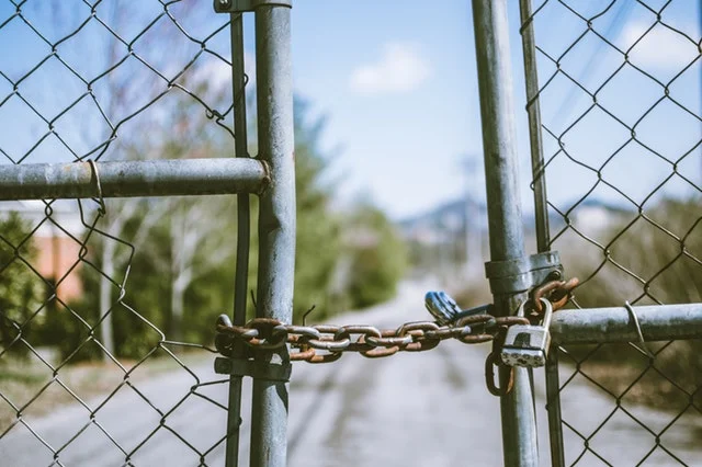 barrier-chain-chain-link-fence-951408.jpg