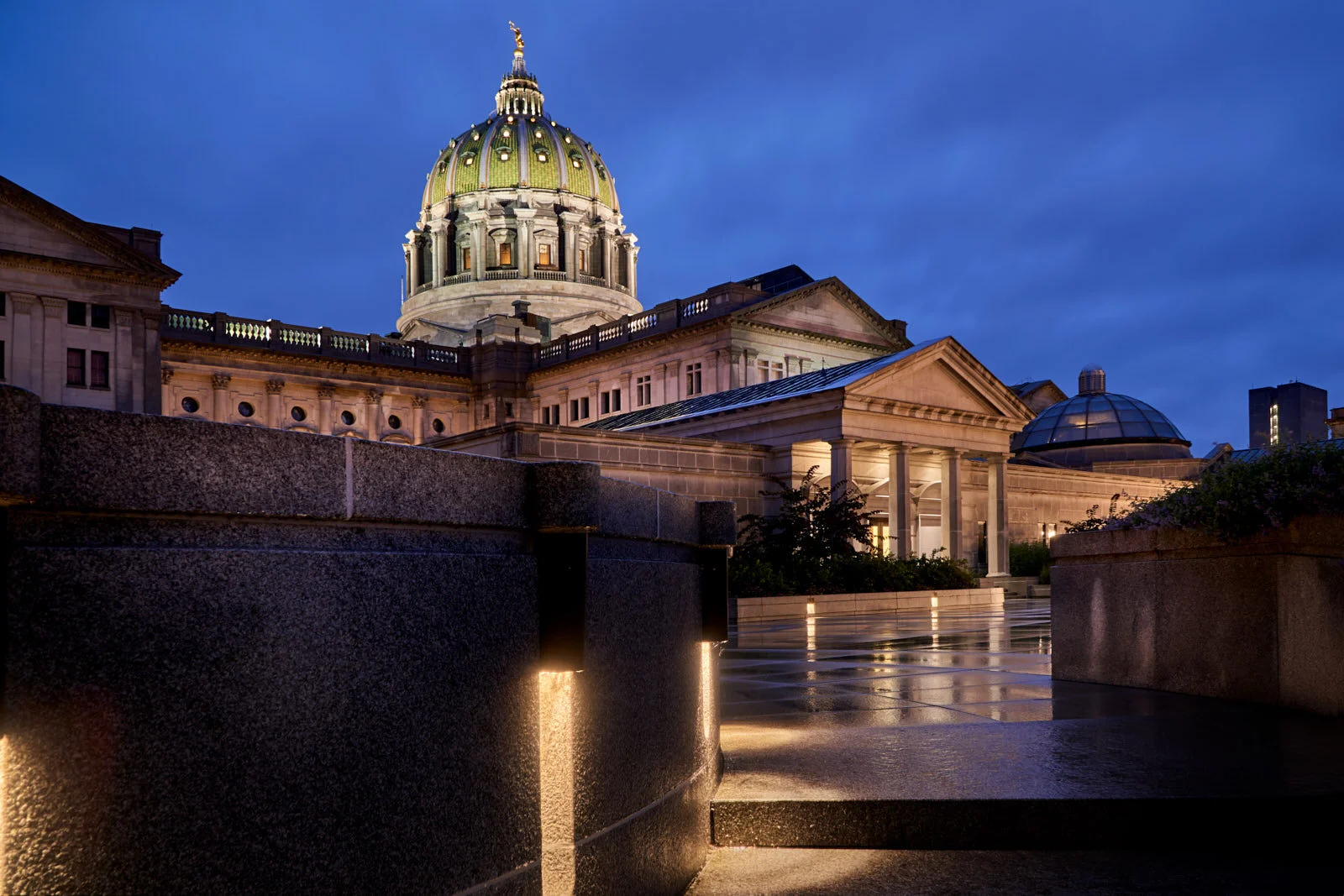 Harrisburg Capitol and rain .jpg