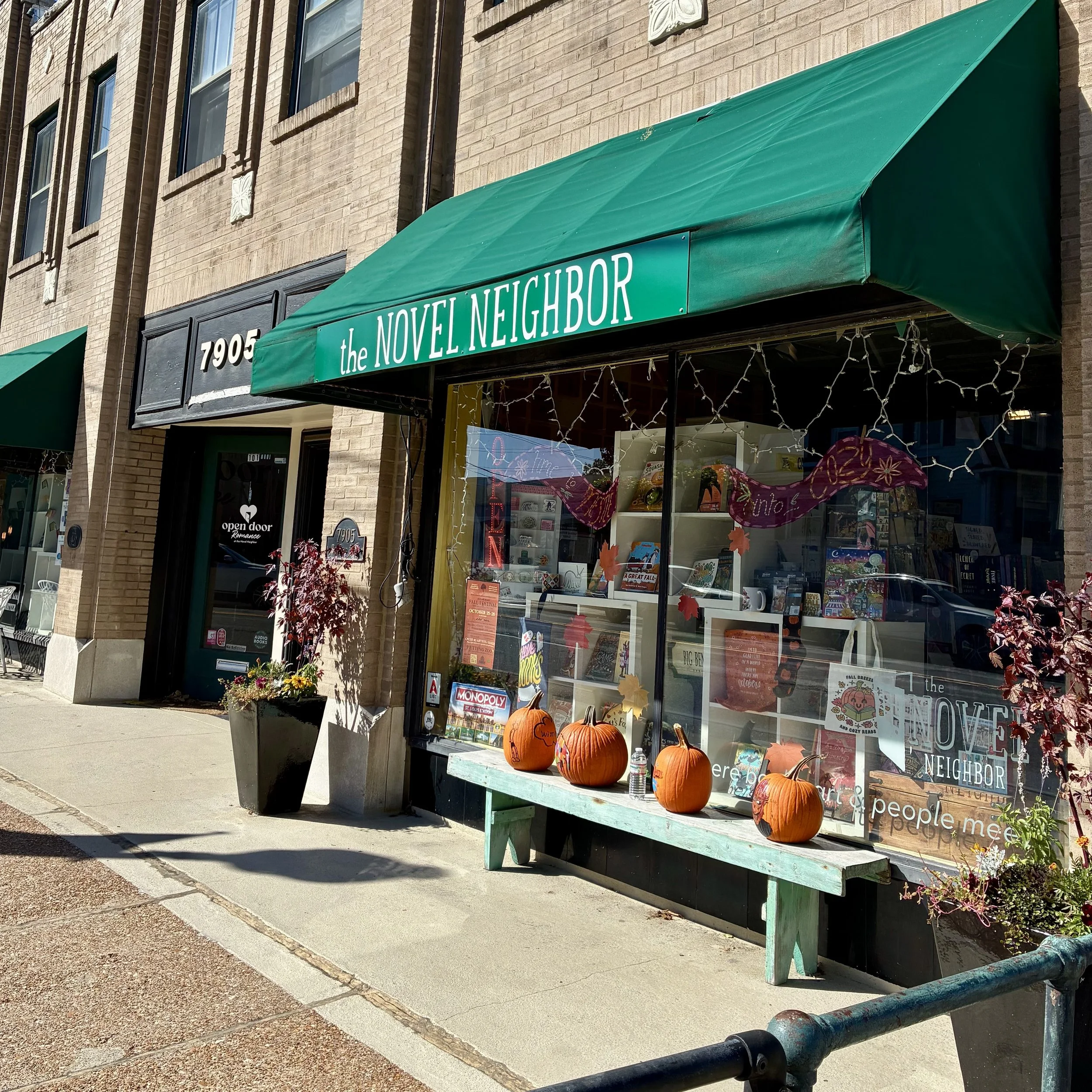10/20/25 Novel Neighbors in St. Louis! 