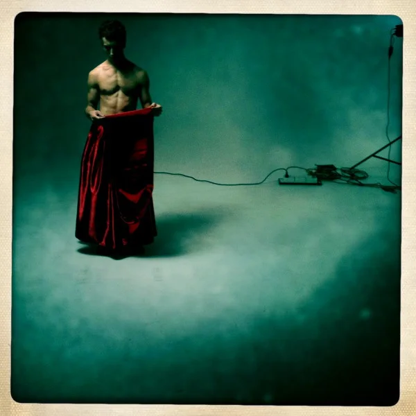 On set_5466411890_l.jpg