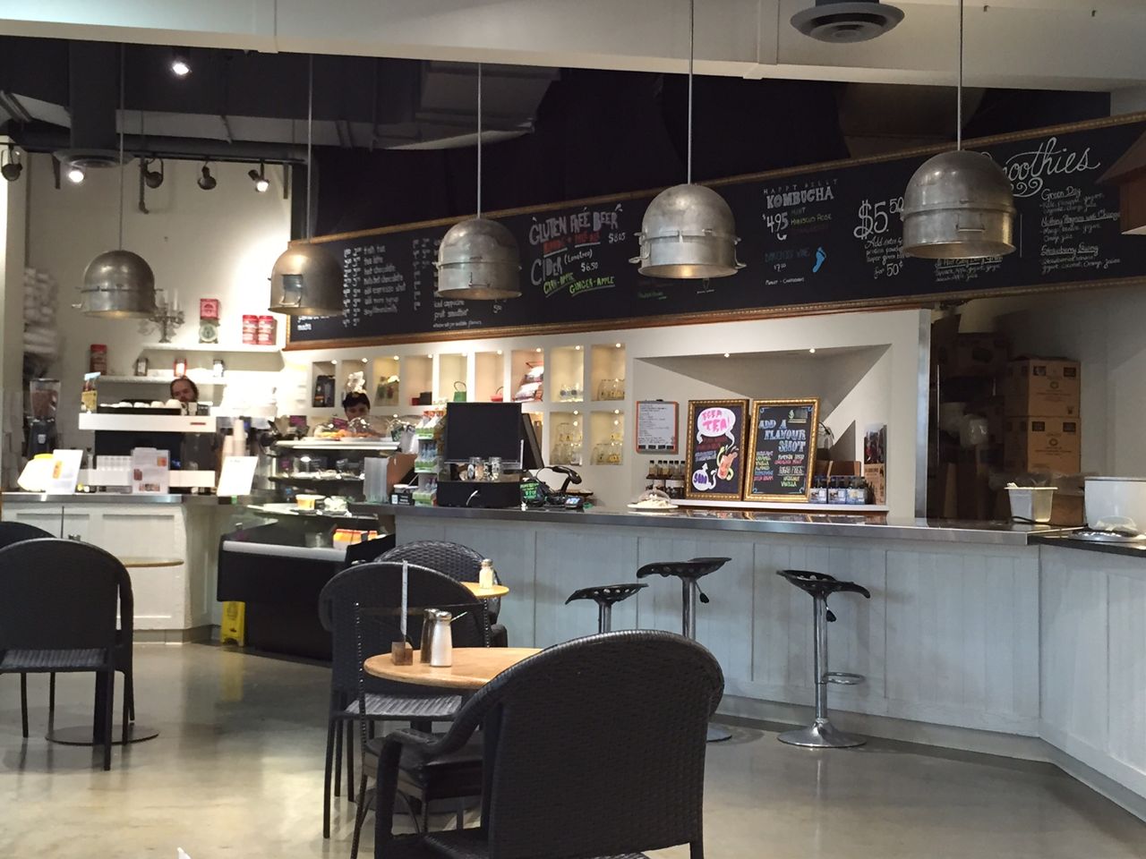 We stumbled on this great place, Bite, in a cool neighborhood called Inglewood. It's like Dean & Deluca but without the attitude and on a much smaller and friendlier, hand-made scale.
