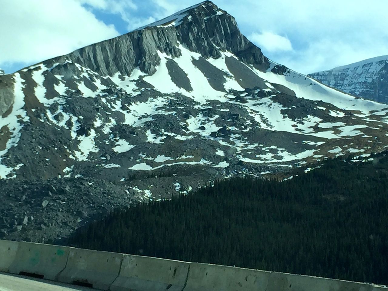 I didn't bother to circle the three '0's' on the side of this peak so you could also find the five 'I's just to the left of them. And the smiling cat face in the right middle ground. AND SO MUCH MORE.