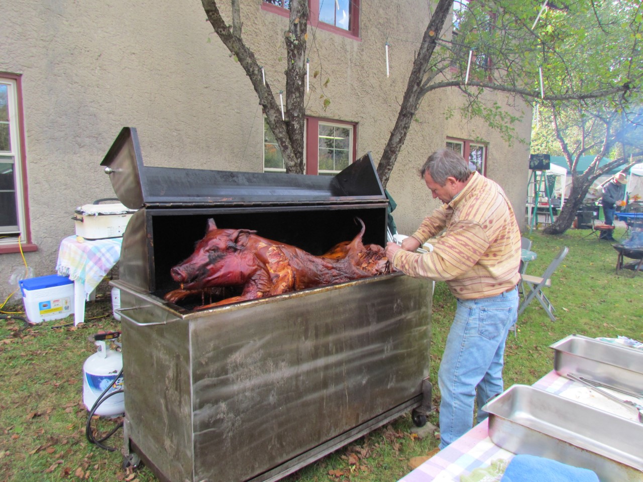 pig roasting.jpg