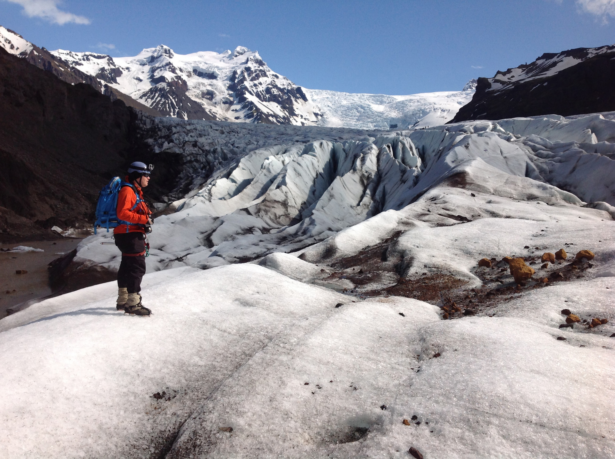 Finally some sun! Hiking with the Tilopa. Photo credit: Roger Kuhns