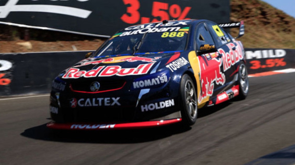   Craig Lowndes winning Bathurst in 2015  image source - http://www.touringcartimes.com 