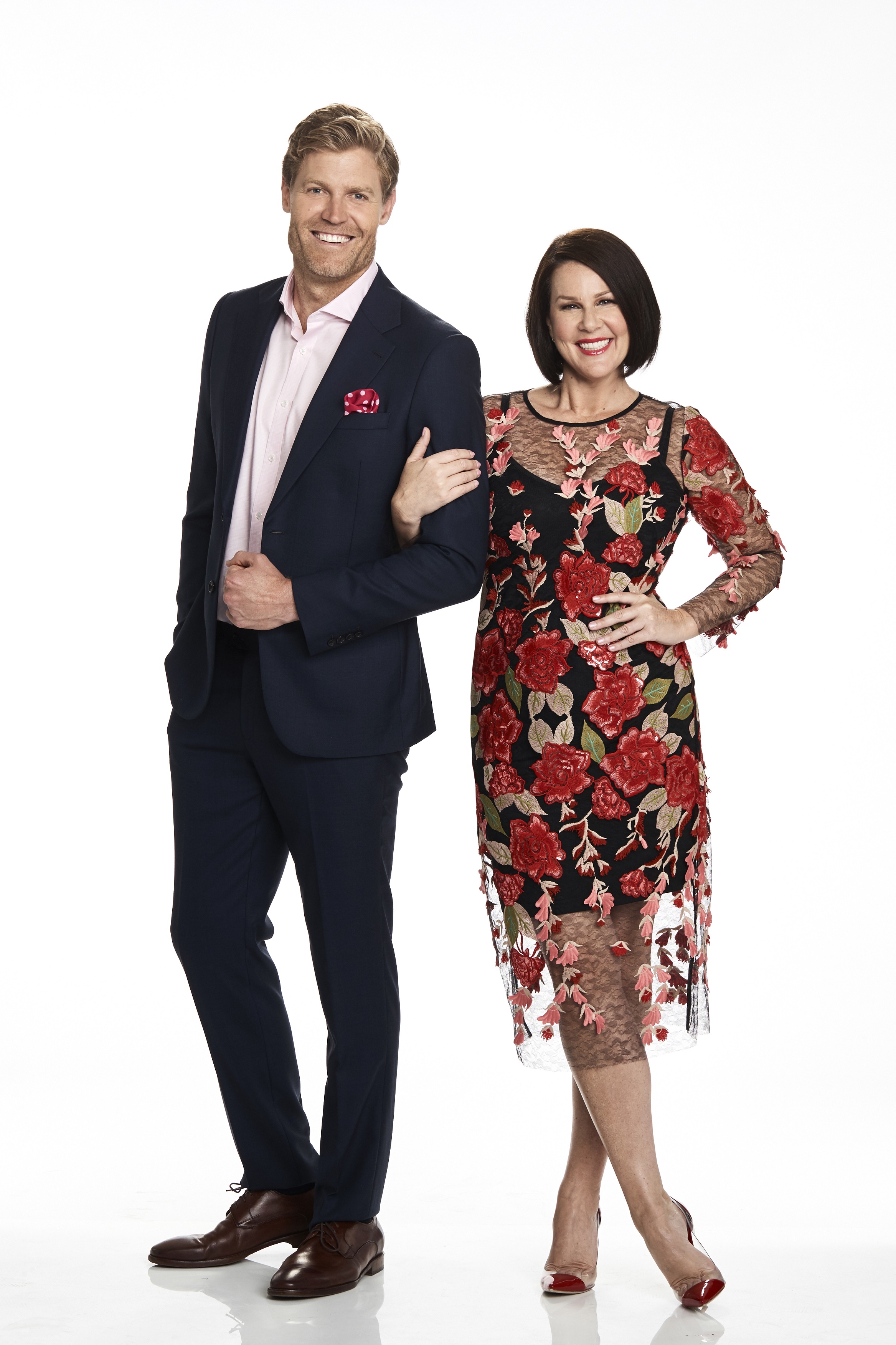 Dr Chris Brown & Julia Morris will host CHRIS & JULIA'S SUNDAY NIGHT TAKEAWAY Image - Ten