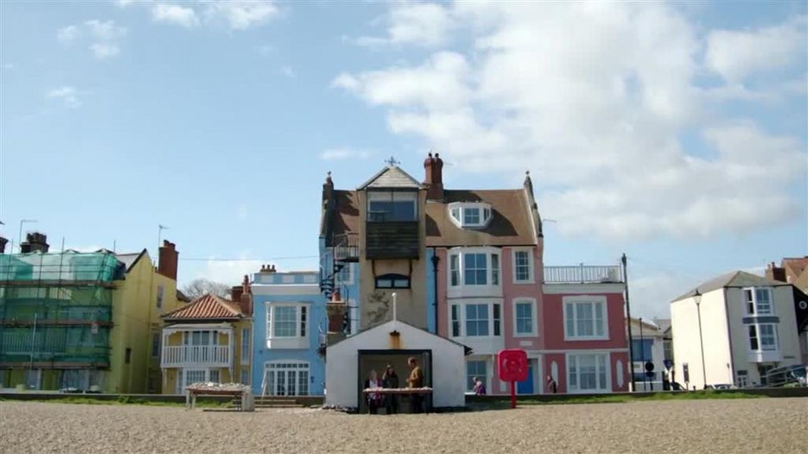 Charlie Luxton’s Homes by the Sea Source: playpilot.com