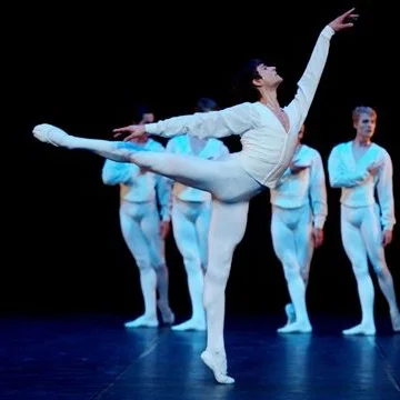 Friedemann Vogel in Konzert für Flöte und Harfe (c) Stuttgart Ballet