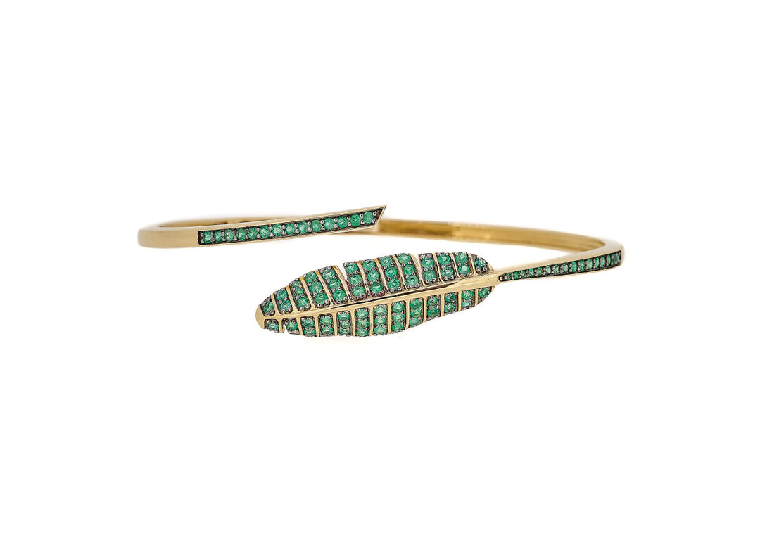 Emerald Paradisica bangle in 18k yellow gold​​​​​​​​
​​​​​​​​
For details email us at sales@jadejagger.com