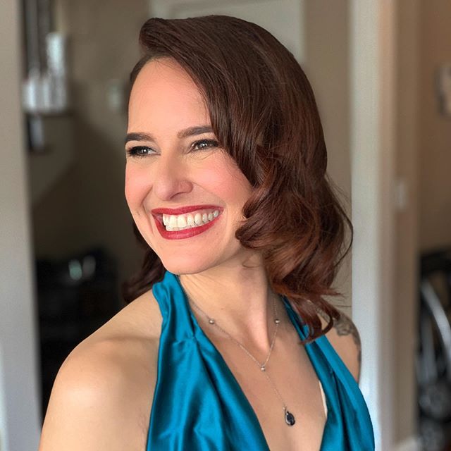 Nothing sweeter than a genuine smile after hair and makeup is done! .
.
.
#bayareabridal #hairandmakeup #bridalhairAndmakeup #hollywoodwaves #glamhair #beautybyrosheen #hairbyrosheen #licencedtocreate