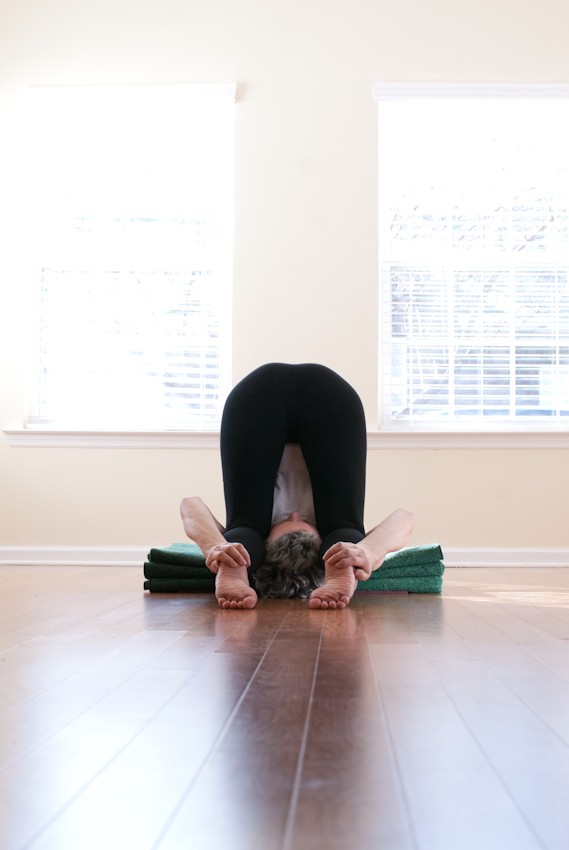 Karnapidasana