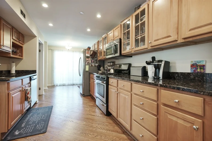 UNIT 2 KITCHEN AT 1623 N MOHAWK STREET CHICAGO.