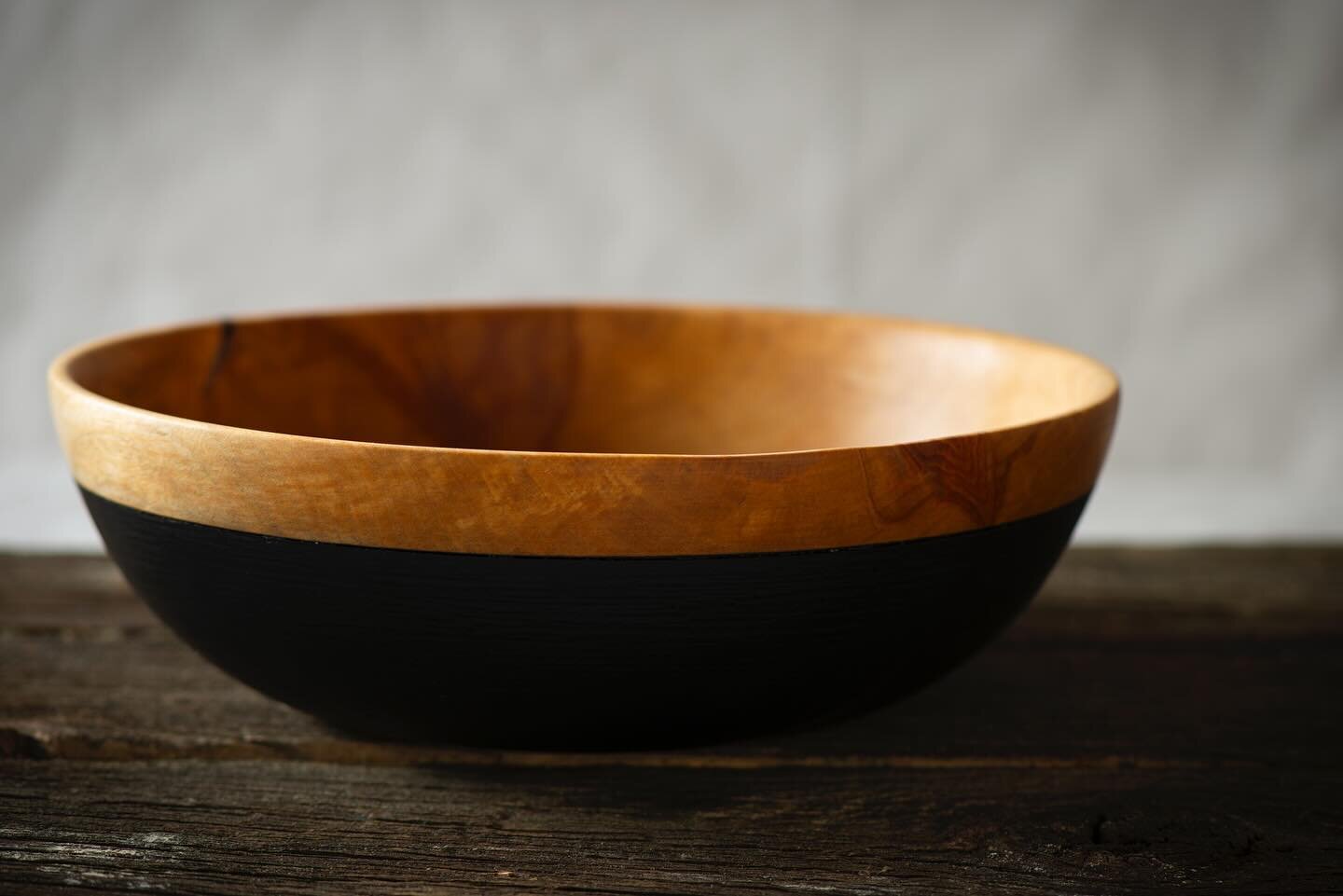 Another birch bowl. This one has black milk paint from @oldfashionedmilkpaintco and finished with @triedandtruewoodfinish. This bowl had a huge bark inclusion so that has been filled with epoxy. #yeg #yegwoodworker #yegwoodworking #yegwoodwork #woodt