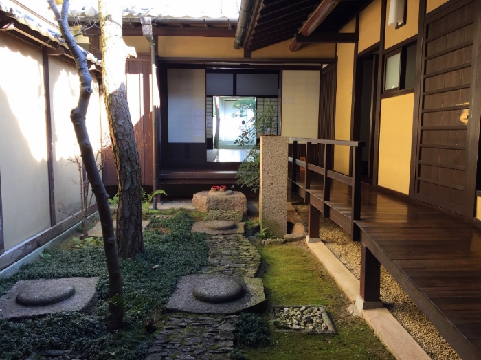 japanese-courtyard-landscaping.jpg