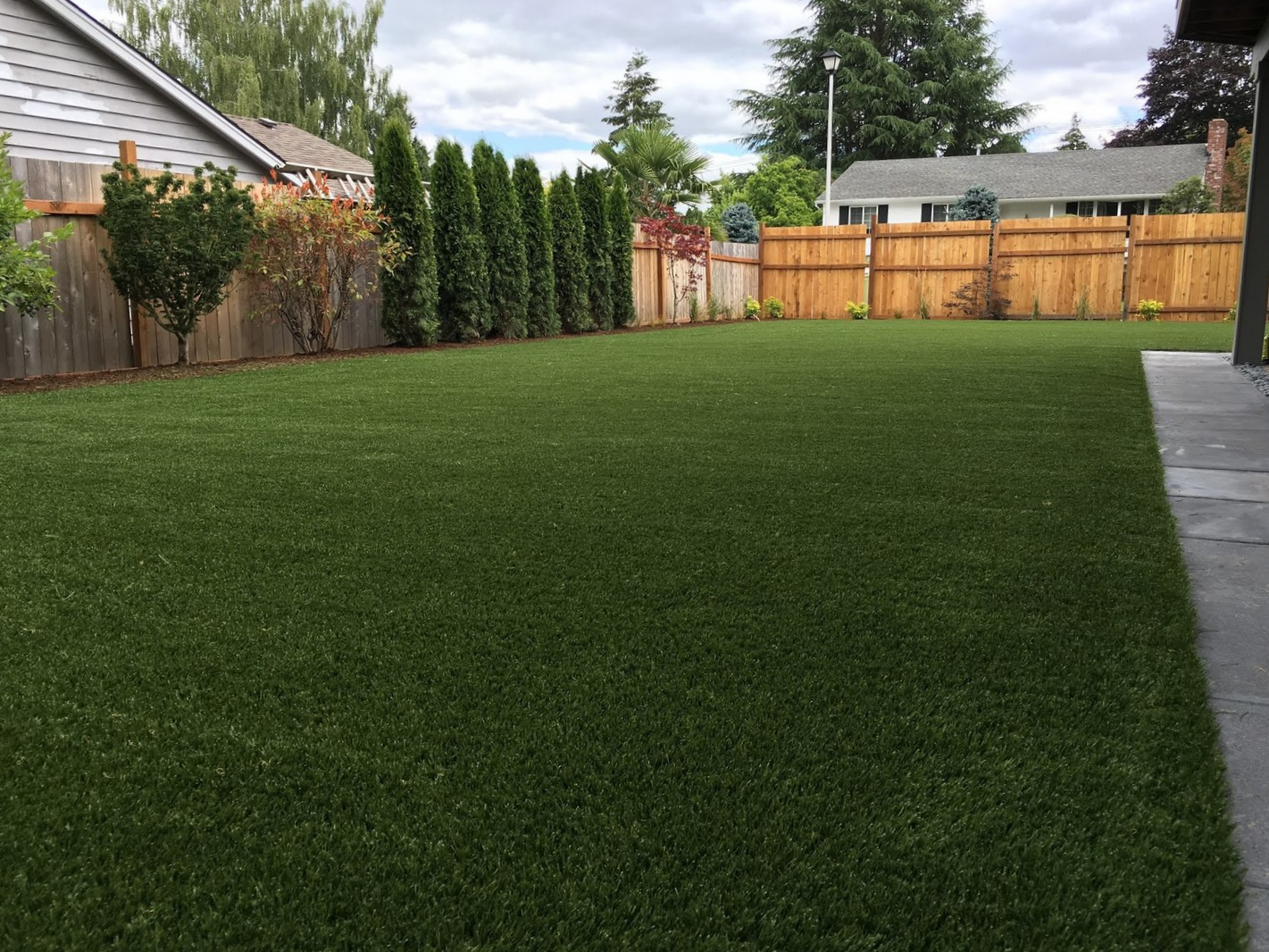 Cheap Realistic Natural Green Lawn Garden Artificial Grass Quality Astro Turf 