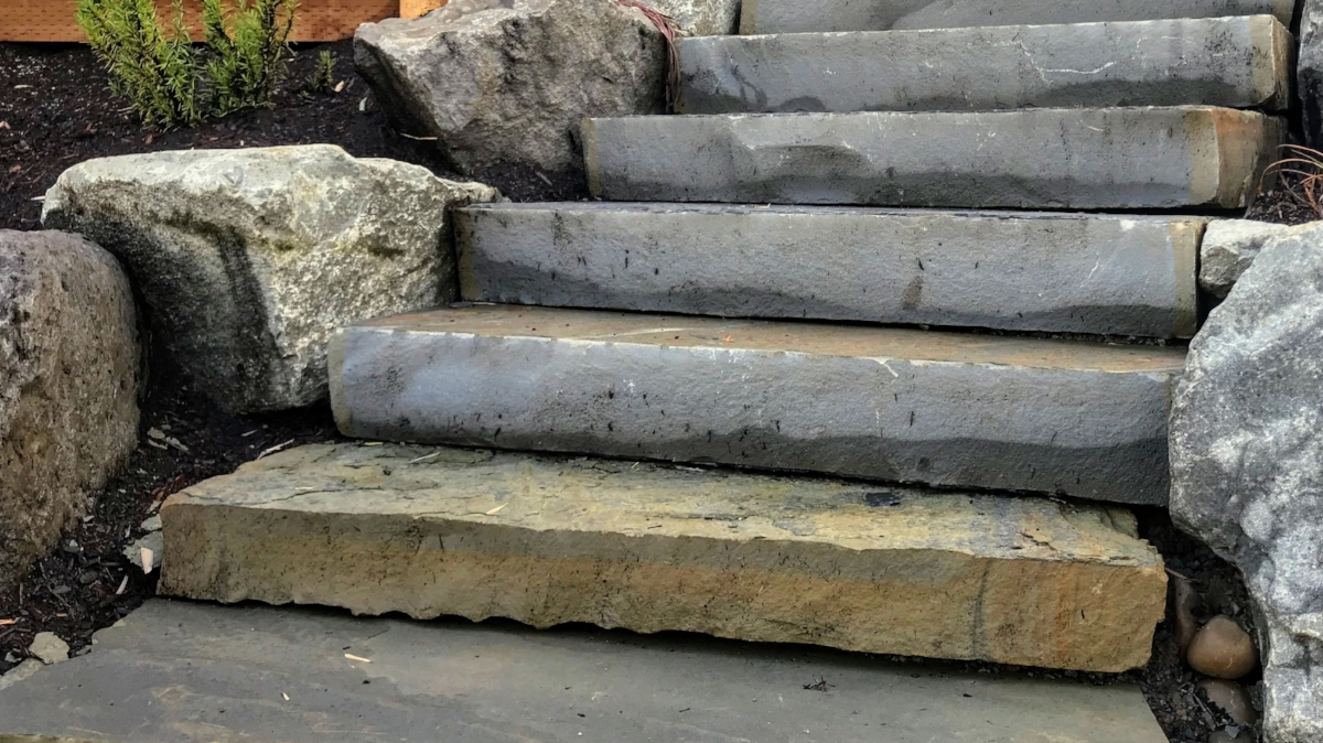  Stone steps provide access to the slope. 