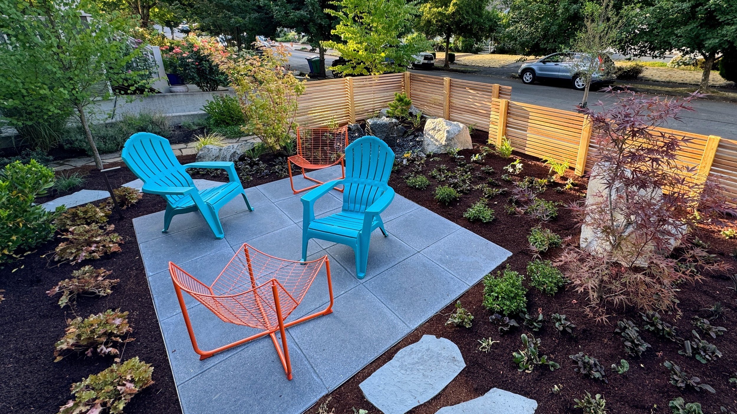 Front yard patio for modern landscape design